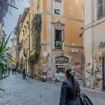 Vibrant Trastevere 2 Bedrooms On Via Del Moro