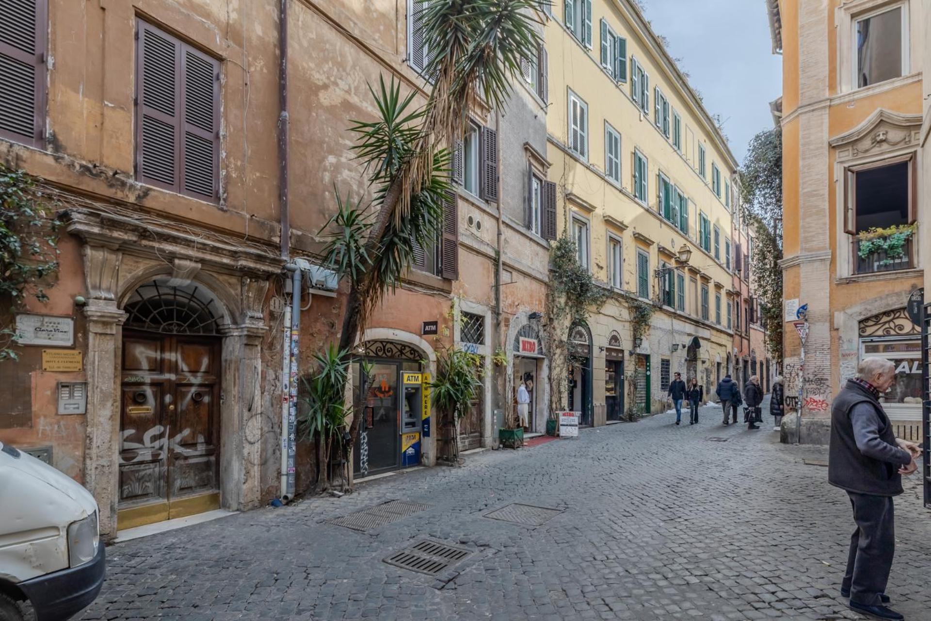 Apartment Vibrant Trastevere 2 Bedrooms On Via Del Moro *