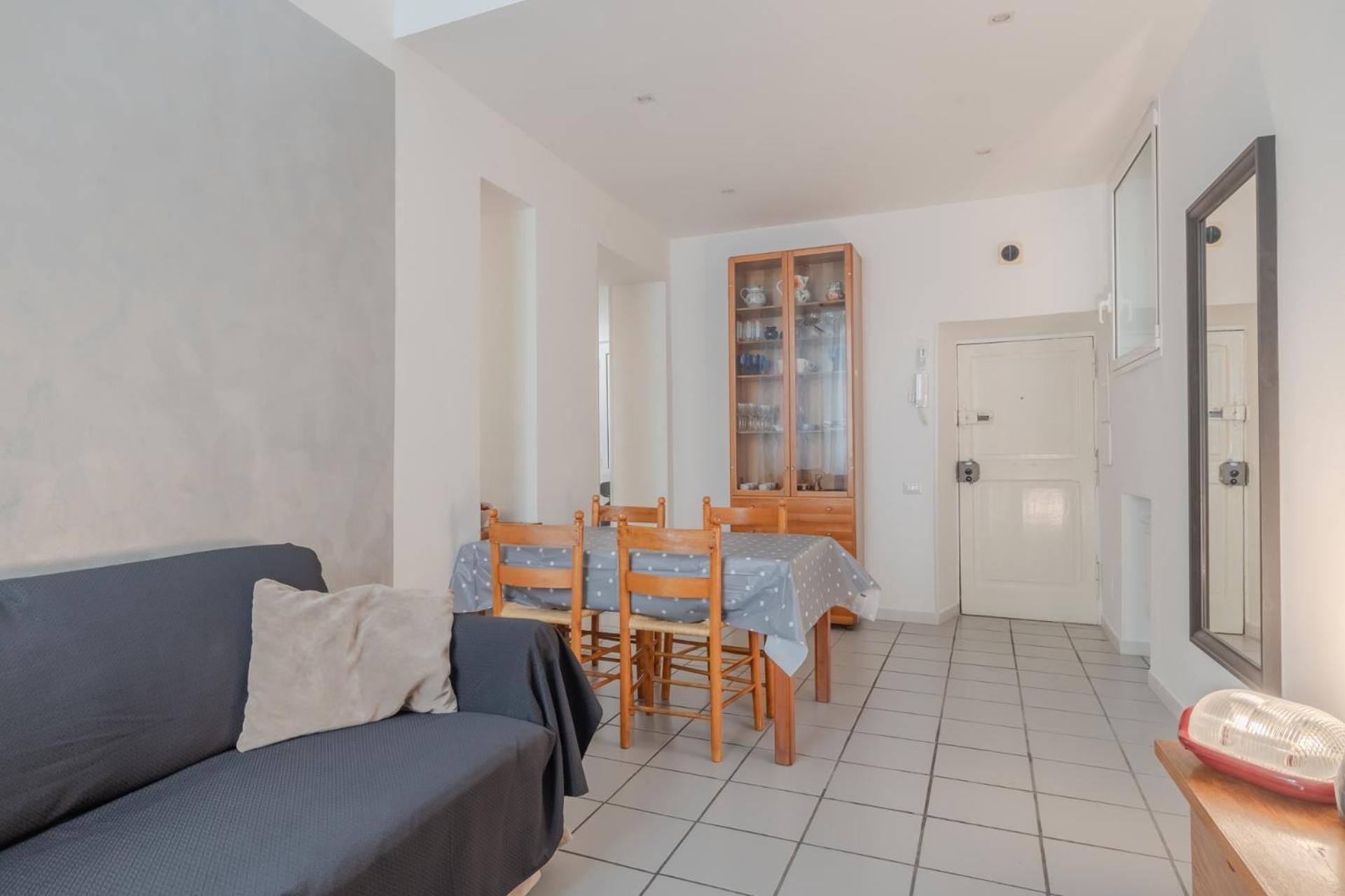 Vibrant Trastevere 2 Bedrooms On Via Del Moro *