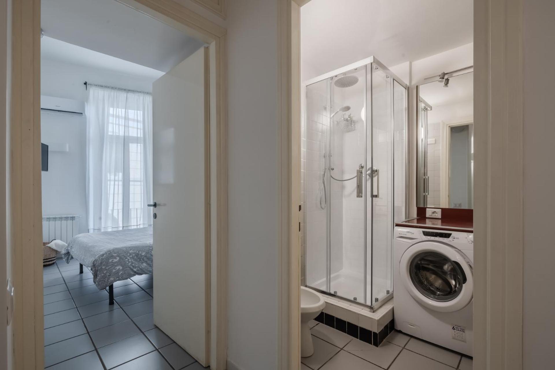 Apartment Vibrant Trastevere 2 Bedrooms On Via Del Moro