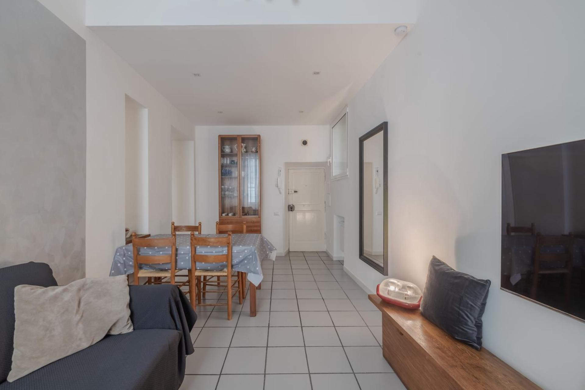 Vibrant Trastevere 2 Bedrooms On Via Del Moro * Rom