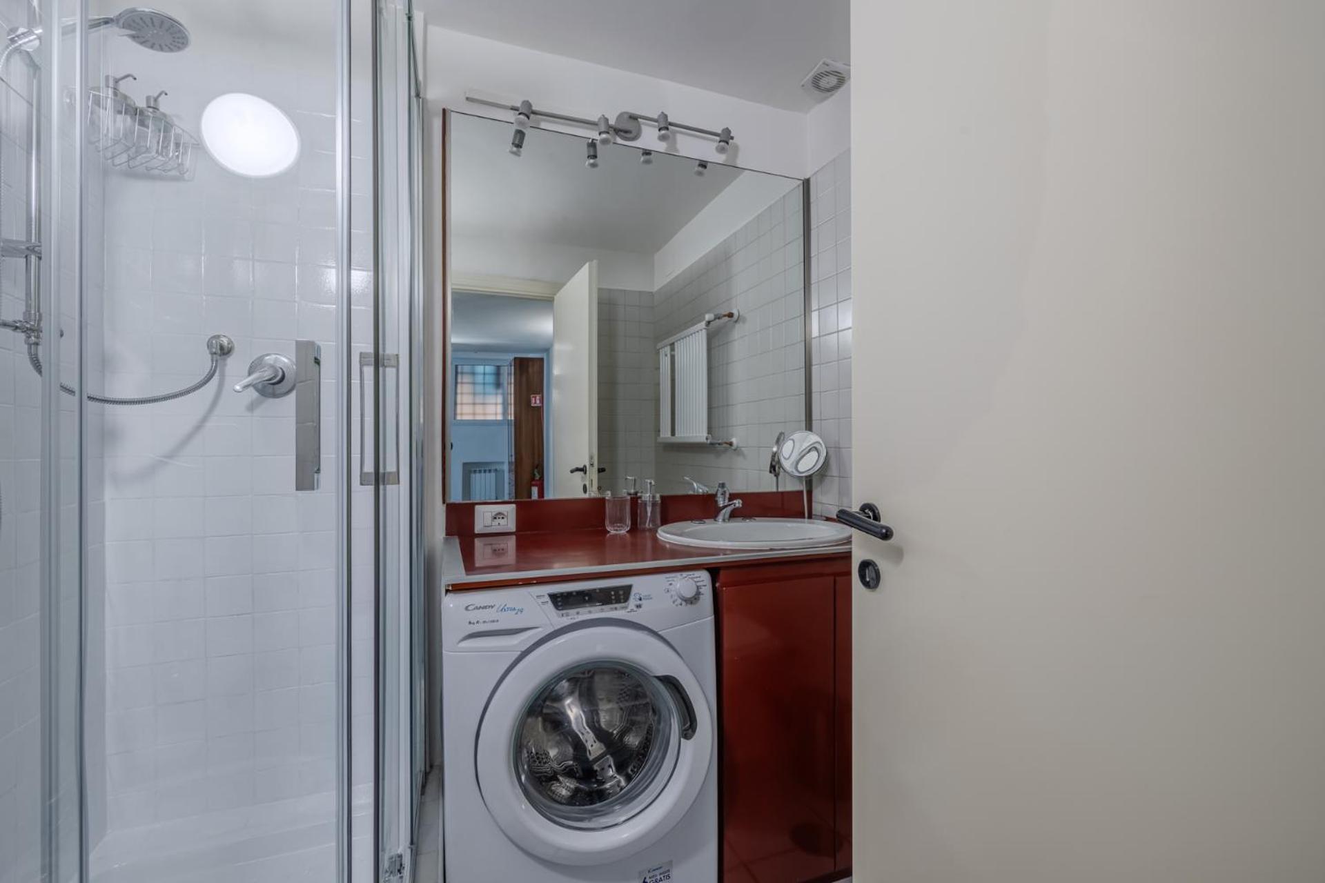 Vibrant Trastevere 2 Bedrooms On Via Del Moro Apartment Rom