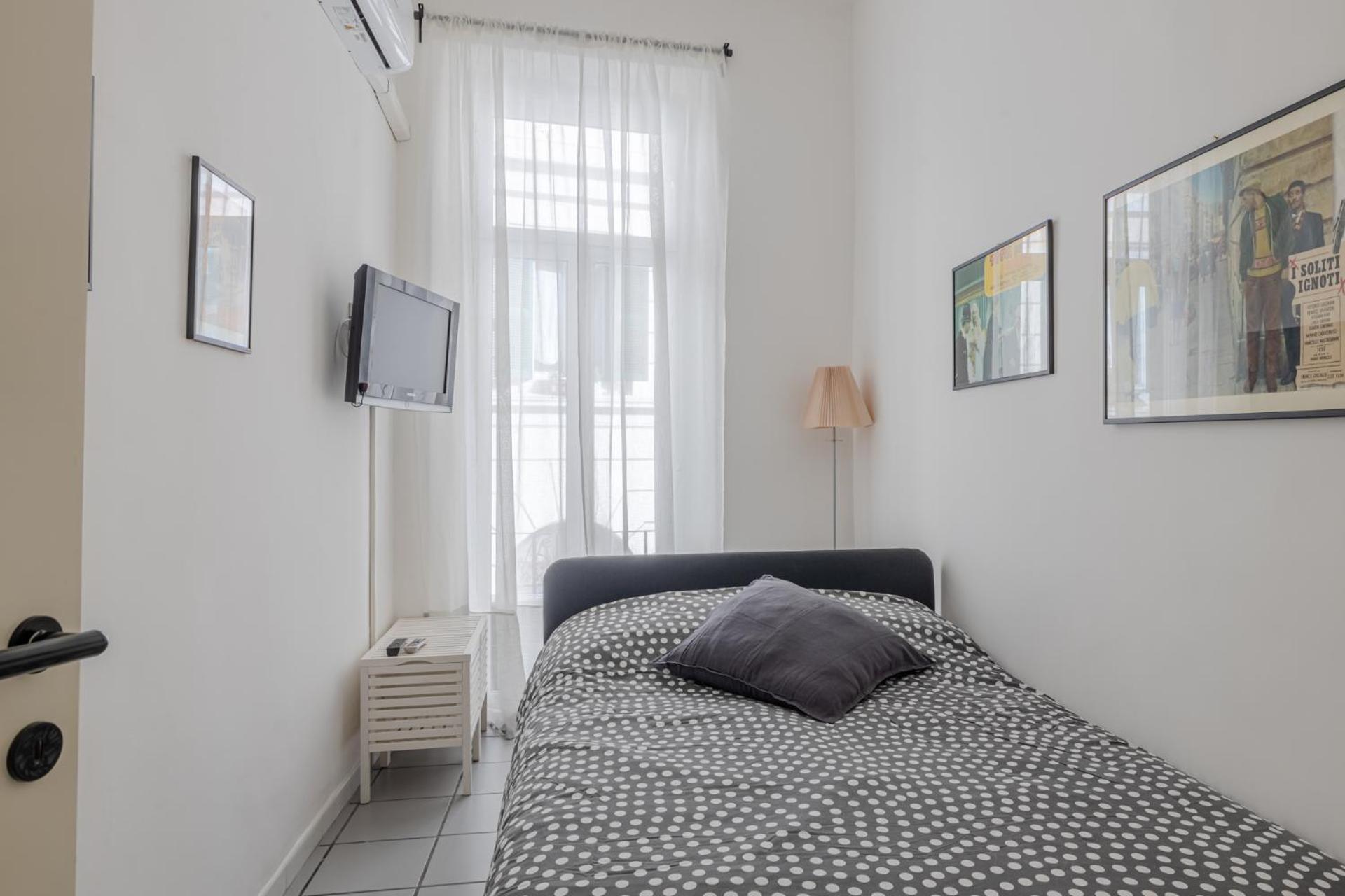 Vibrant Trastevere 2 Bedrooms On Via Del Moro