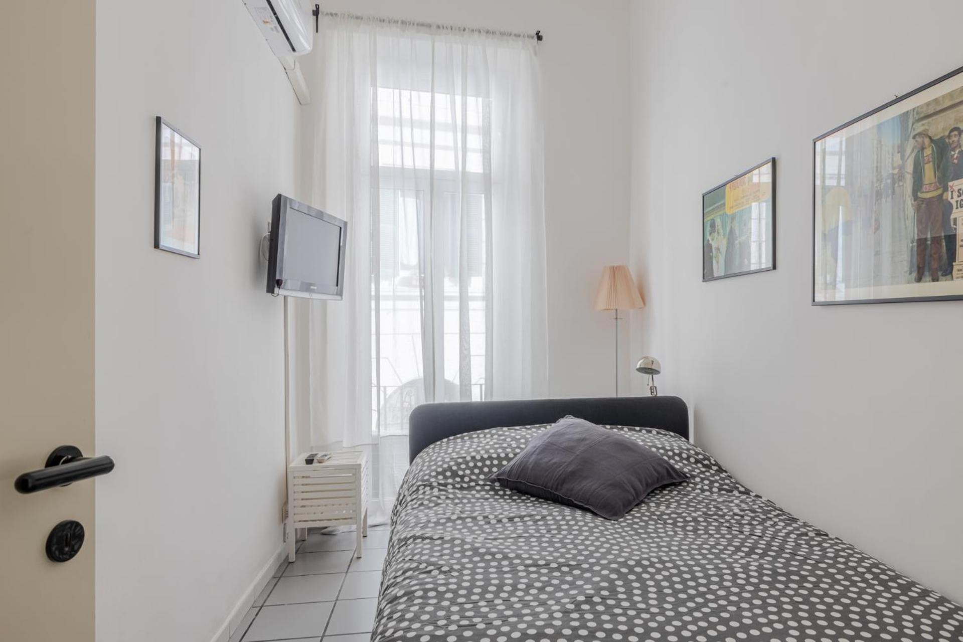 Vibrant Trastevere 2 Bedrooms On Via Del Moro *