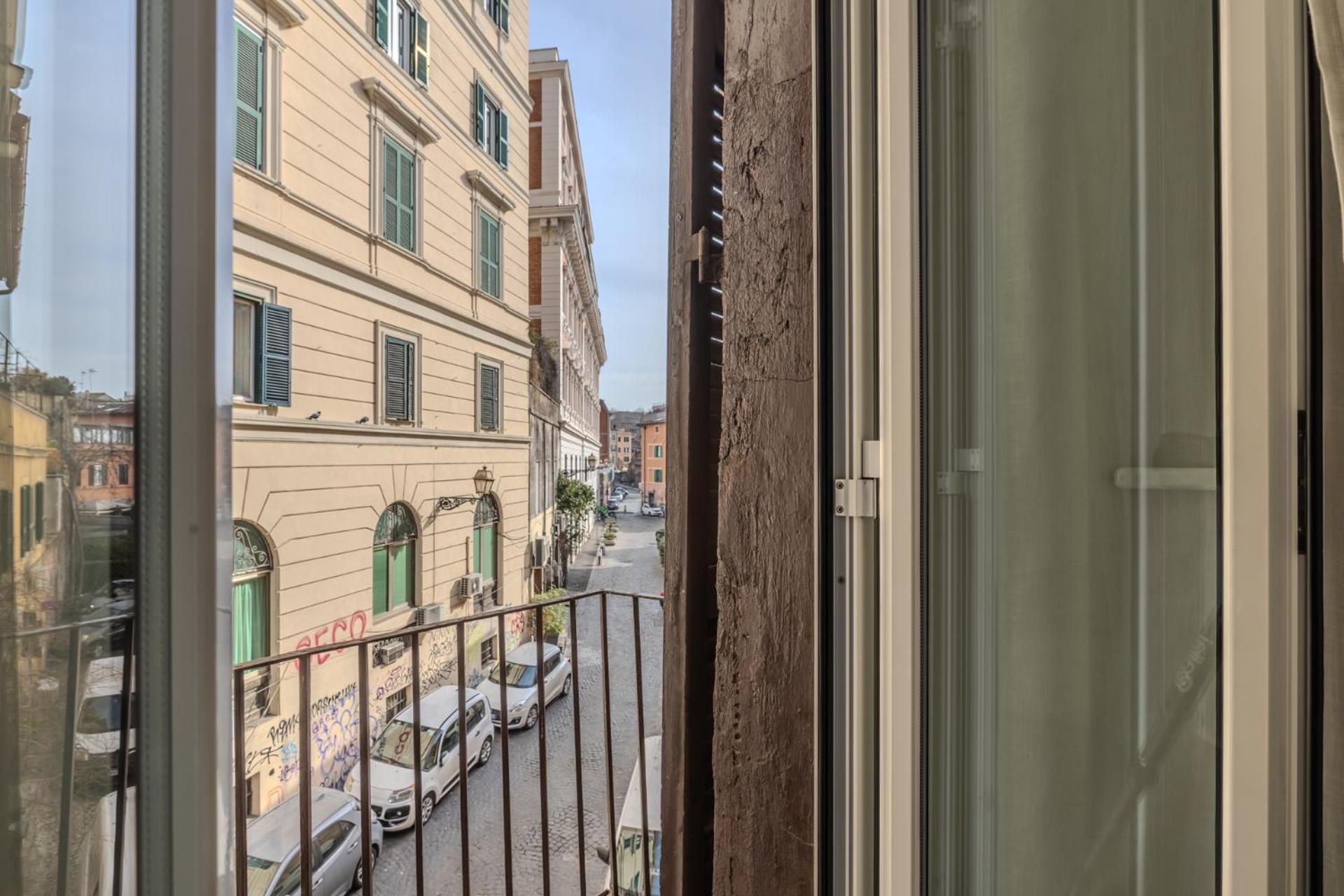 Vibrant Trastevere 2 Bedrooms On Via Del Moro Rom
